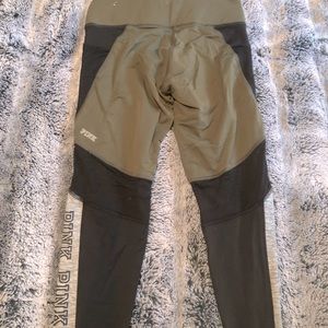 PINK LEGGINGS SIZE SMALL